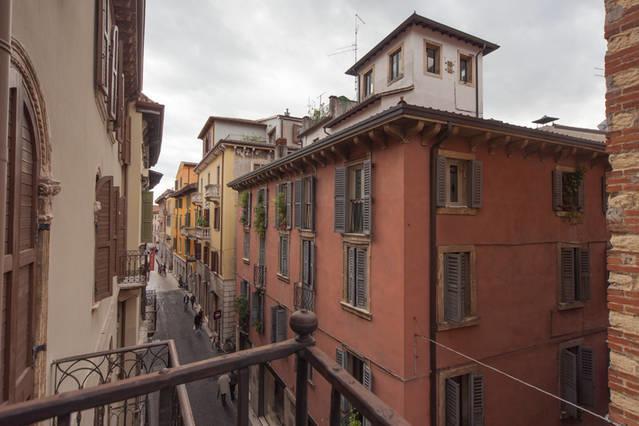 Apartament Deluxe Quattro Spade Verona Buitenkant foto
