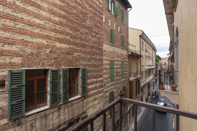 Apartament Deluxe Quattro Spade Verona Buitenkant foto